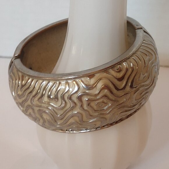 Vintage Heavy Clamper Cuff Bracelet Silver Tone Buff Enamel 7 in Breathtaking! - Picture 2 of 7